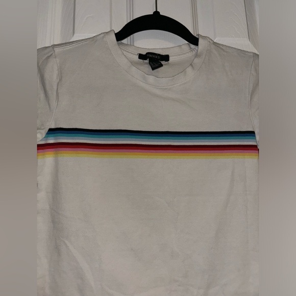 FOREVER 21 •S T-shirt - Picture 3 of 4